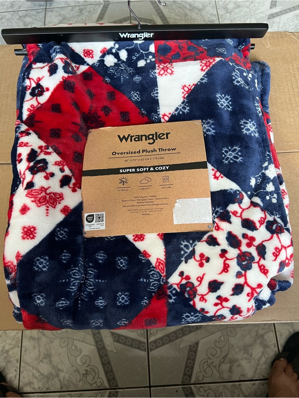 Wrangler Plush Throw Blanket in Red, Navy & White brand new 60X70